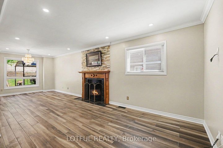 Photo 7 at 52 Fair Oaks Crescent, Nepean (Craig Henry/Woodvale), Ottawa