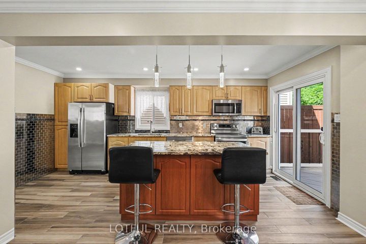 Photo 9 at 52 Fair Oaks Crescent, Nepean (Craig Henry/Woodvale), Ottawa