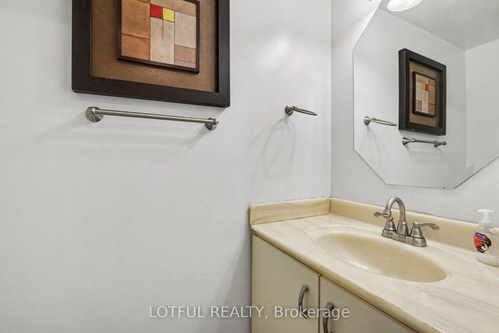 Photo 12 at 52 Fair Oaks Crescent, Nepean (Craig Henry/Woodvale), Ottawa