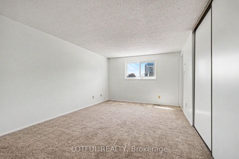 Photo 13 at 52 Fair Oaks Crescent, Nepean (Craig Henry/Woodvale), Ottawa