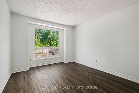Photo 16 at 52 Fair Oaks Crescent, Nepean (Craig Henry/Woodvale), Ottawa