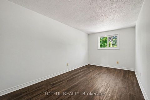 Photo 17 at 52 Fair Oaks Crescent, Nepean (Craig Henry/Woodvale), Ottawa
