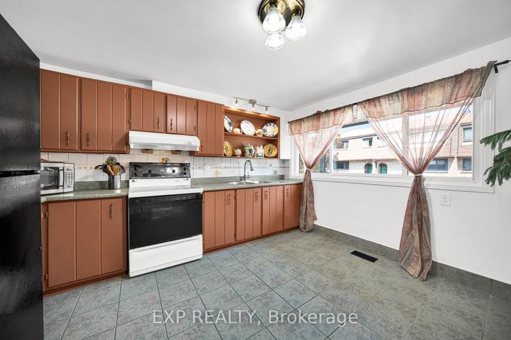Photo 9 at 6 - 2 Bertona Street, Nepean (Manordale), Ottawa