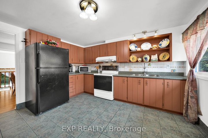 Photo 10 at 6 - 2 Bertona Street, Nepean (Manordale), Ottawa