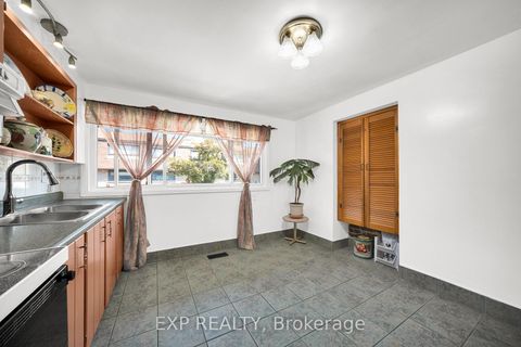 Photo 11 at 6 - 2 Bertona Street, Nepean (Manordale), Ottawa