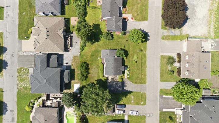 Photo 37 at 84 Rita Avenue, Nepean (Meadowlands/St. Claire Gardens), Ottawa