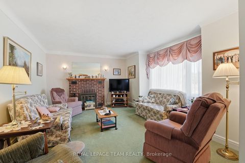 Photo 6 at 84 Rita Avenue, Nepean (Meadowlands/St. Claire Gardens), Ottawa