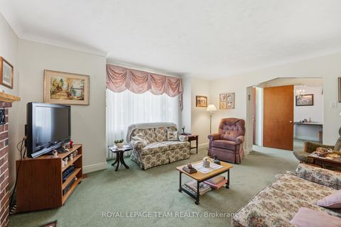 Photo 7 at 84 Rita Avenue, Nepean (Meadowlands/St. Claire Gardens), Ottawa