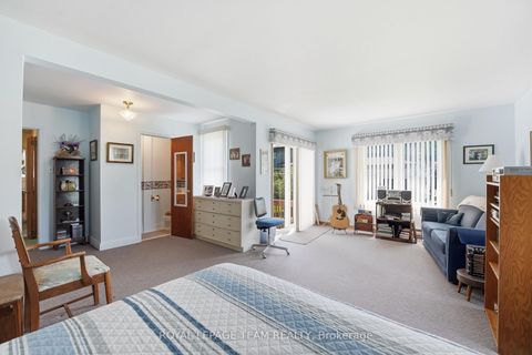 Photo 17 at 84 Rita Avenue, Nepean (Meadowlands/St. Claire Gardens), Ottawa