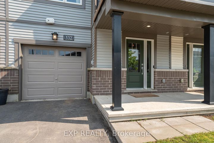 Photo 2 at 532 Aglish Mews, Nepean (Half Moon Bay), Ottawa