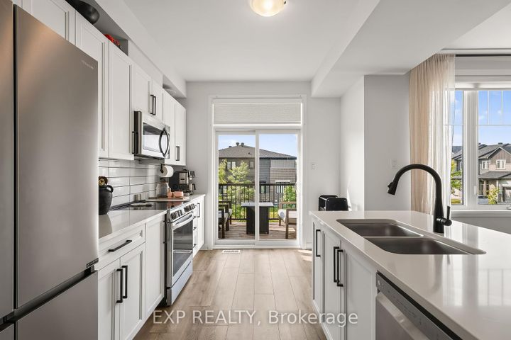Photo 20 at 532 Aglish Mews, Nepean (Half Moon Bay), Ottawa