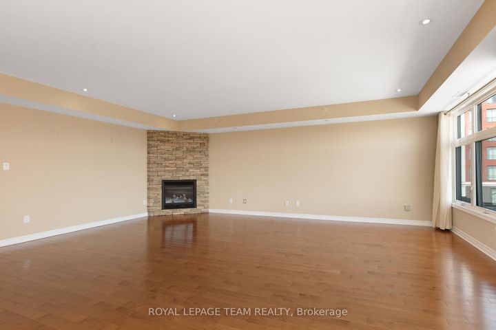 Photo 12 at 401 - 659 Sue Holloway Drive, Nepean (Strandherd), Ottawa