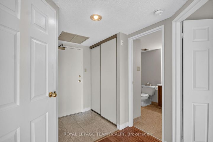 Photo 5 at 201 - 100 Grant Carman Drive, Nepean (Borden Farm/Stewart Farm/Carleton Heights/Parkwood Hills), Ottawa