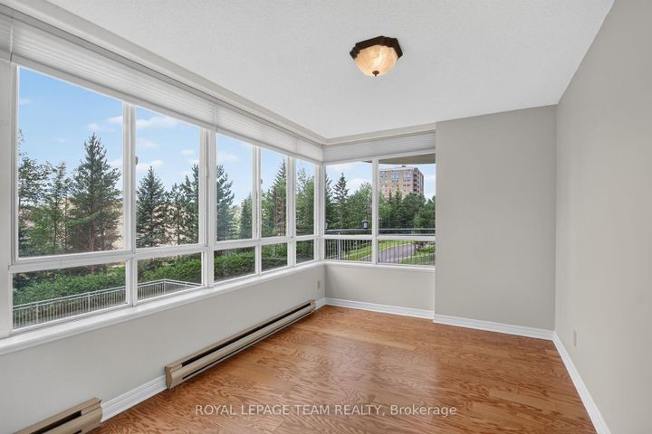 Photo 11 at 201 - 100 Grant Carman Drive, Nepean (Borden Farm/Stewart Farm/Carleton Heights/Parkwood Hills), Ottawa