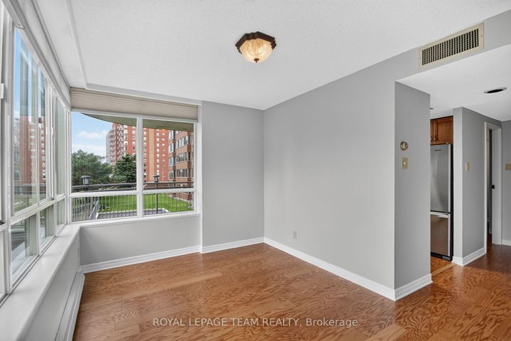 Photo 12 at 201 - 100 Grant Carman Drive, Nepean (Borden Farm/Stewart Farm/Carleton Heights/Parkwood Hills), Ottawa