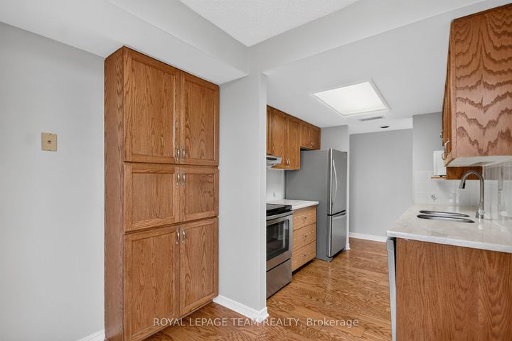 Photo 13 at 201 - 100 Grant Carman Drive, Nepean (Borden Farm/Stewart Farm/Carleton Heights/Parkwood Hills), Ottawa