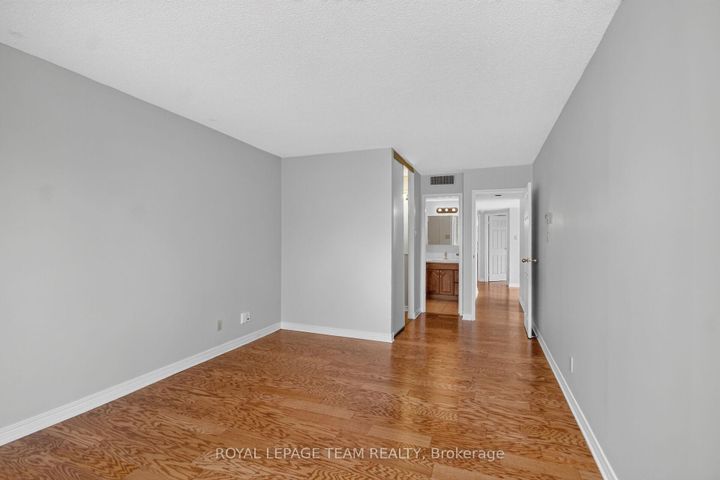 Photo 24 at 201 - 100 Grant Carman Drive, Nepean (Borden Farm/Stewart Farm/Carleton Heights/Parkwood Hills), Ottawa