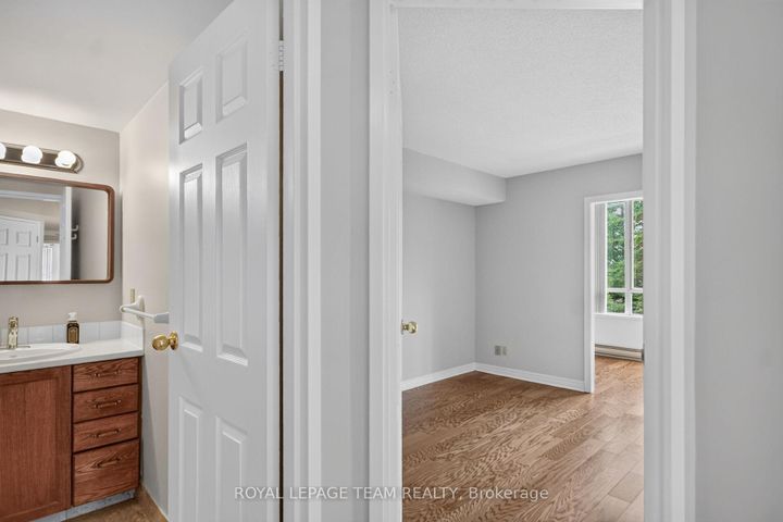 Photo 27 at 201 - 100 Grant Carman Drive, Nepean (Borden Farm/Stewart Farm/Carleton Heights/Parkwood Hills), Ottawa