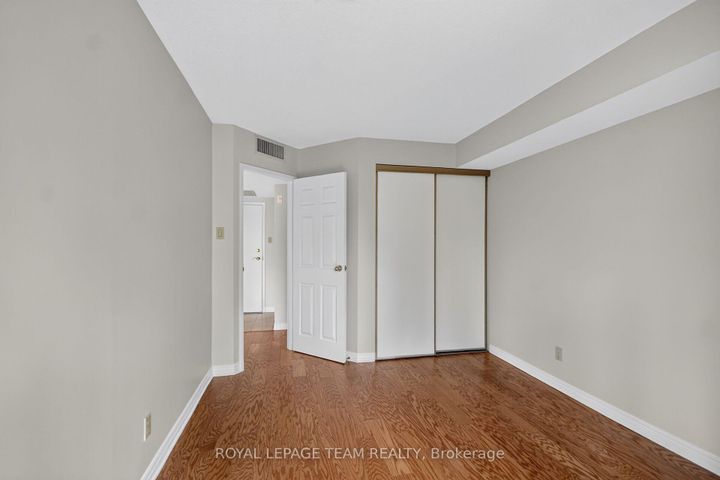 Photo 29 at 201 - 100 Grant Carman Drive, Nepean (Borden Farm/Stewart Farm/Carleton Heights/Parkwood Hills), Ottawa