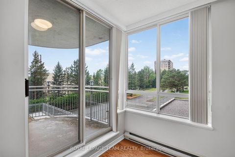 Photo 17 at 201 - 100 Grant Carman Drive, Nepean (Borden Farm/Stewart Farm/Carleton Heights/Parkwood Hills), Ottawa