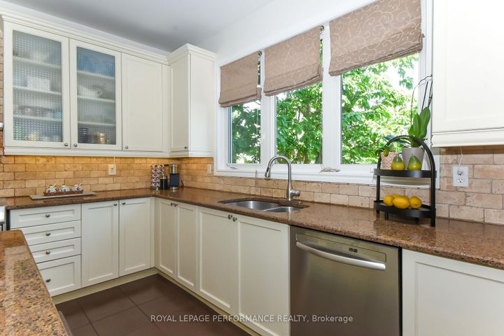Photo 19 at 2744 Grand Vista Circle, Nepean (Half Moon Bay), Ottawa