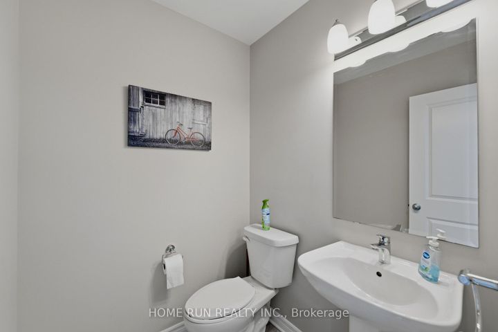 Photo 3 at 42 CLONFADDA Terrace, Nepean (Half Moon Bay), Ottawa