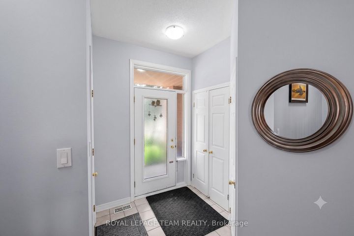 Photo 5 at 193 Thornbury Crescent, Nepean (Centrepointe), Ottawa