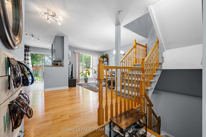 Photo 7 at 193 Thornbury Crescent, Nepean (Centrepointe), Ottawa