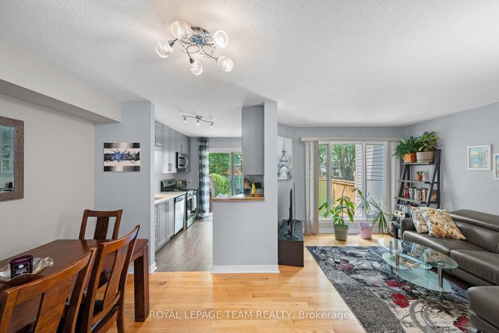 Photo 10 at 193 Thornbury Crescent, Nepean (Centrepointe), Ottawa