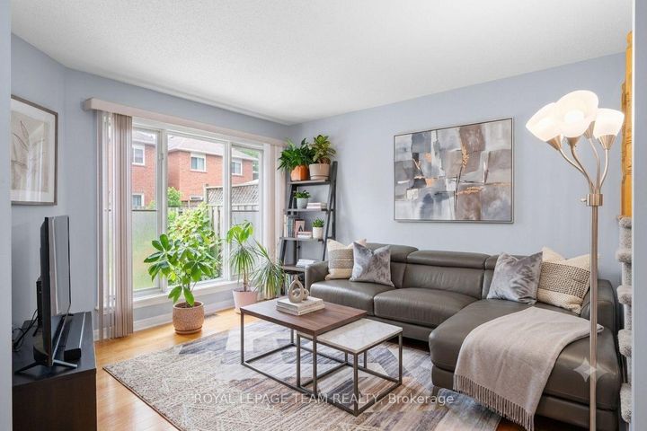 Photo 19 at 193 Thornbury Crescent, Nepean (Centrepointe), Ottawa
