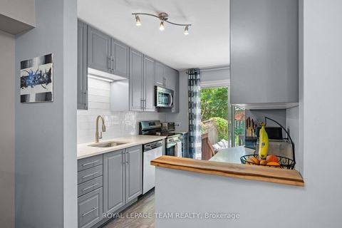 Photo 11 at 193 Thornbury Crescent, Nepean (Centrepointe), Ottawa