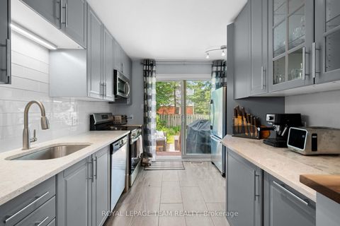Photo 12 at 193 Thornbury Crescent, Nepean (Centrepointe), Ottawa