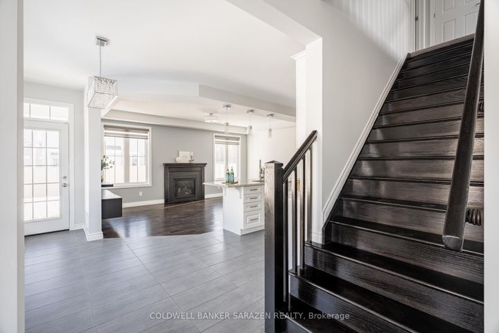 Photo 4 at 677 Broad Cove Crescent, Nepean (Half Moon Bay), Ottawa