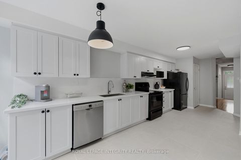 Photo 12 at 160 DEERCROFT Avenue, Nepean (Longfields), Ottawa
