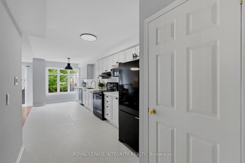 Photo 13 at 160 DEERCROFT Avenue, Nepean (Longfields), Ottawa