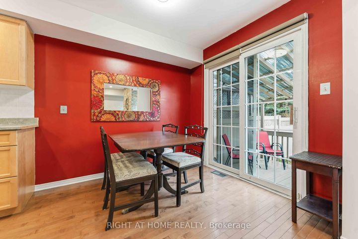 Photo 7 at 52 Fieldberry Private, Nepean (Stonebridge), Ottawa