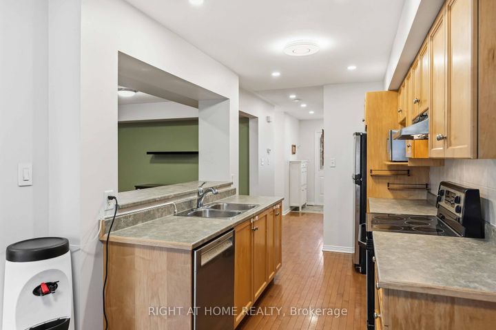 Photo 10 at 52 Fieldberry Private, Nepean (Stonebridge), Ottawa