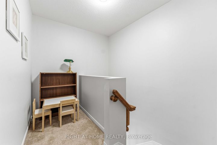 Photo 13 at 52 Fieldberry Private, Nepean (Stonebridge), Ottawa