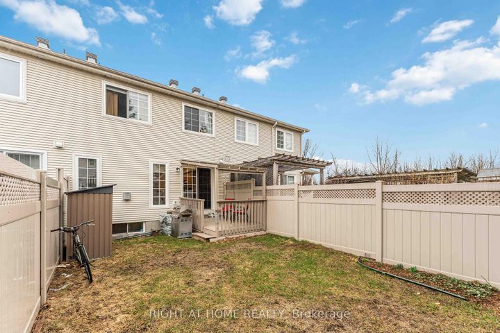 Photo 26 at 52 Fieldberry Private, Nepean (Stonebridge), Ottawa