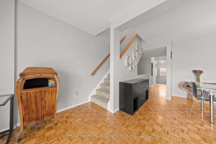 Photo 7 at 13 Bentbrook Crescent, Nepean (Heritage Park), Ottawa