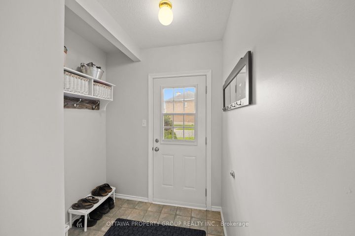 Photo 8 at 13 Bentbrook Crescent, Nepean (Heritage Park), Ottawa