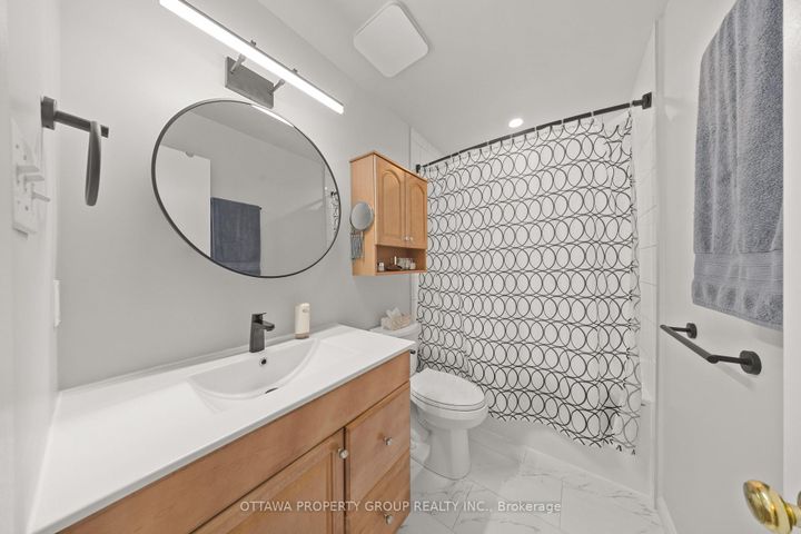 Photo 17 at 13 Bentbrook Crescent, Nepean (Heritage Park), Ottawa