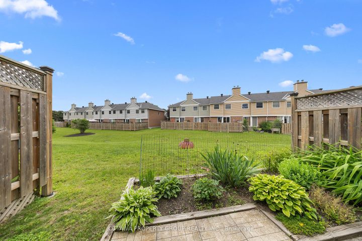 Photo 21 at 13 Bentbrook Crescent, Nepean (Heritage Park), Ottawa