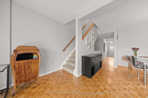 Photo 7 at 13 Bentbrook Crescent, Nepean (Heritage Park), Ottawa
