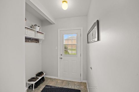 Photo 8 at 13 Bentbrook Crescent, Nepean (Heritage Park), Ottawa