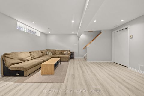 Photo 12 at 13 Bentbrook Crescent, Nepean (Heritage Park), Ottawa