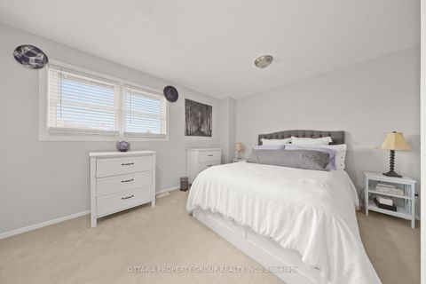Photo 13 at 13 Bentbrook Crescent, Nepean (Heritage Park), Ottawa