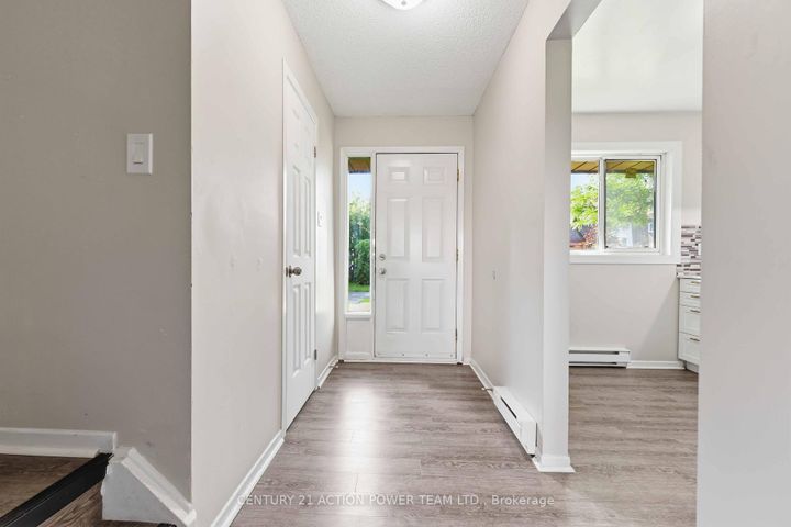 Photo 2 at A - 39 Woodvale Green Drive, Nepean (Craig Henry/Woodvale), Ottawa