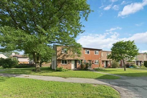 Photo 1 at A - 39 Woodvale Green Drive, Nepean (Craig Henry/Woodvale), Ottawa