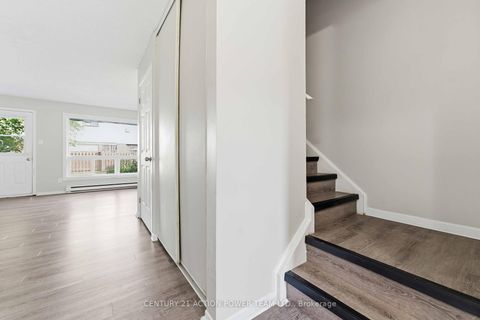 Photo 3 at A - 39 Woodvale Green Drive, Nepean (Craig Henry/Woodvale), Ottawa